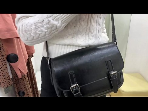 ❤️ Publiekelijke masturbatie van jonge teef FeralBerry met een dildo in de paskamer ❤ Super sex at nl.josporn-com.ru ️❤